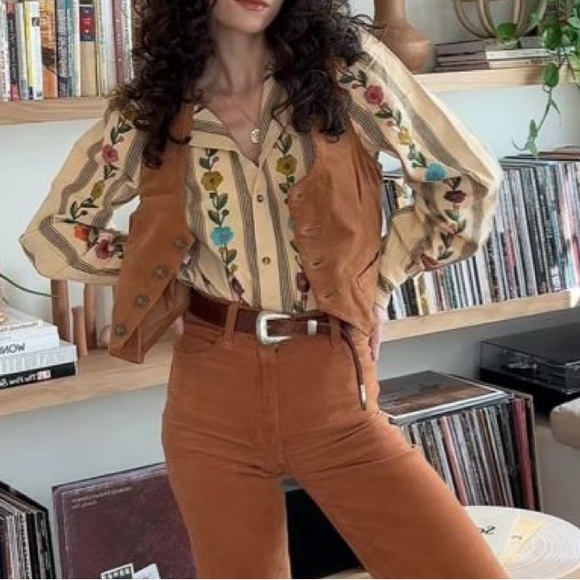 Vintage Daniel Hecter Suede Vest - Picture 5 of 5